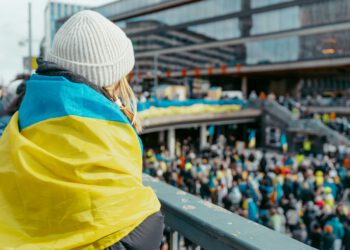 Landslagsfotboll i kylan – och heta spel att kika på