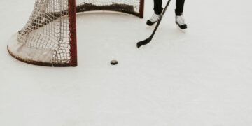 Junior-VM i ishockey går in i slutspel med skrällchanser